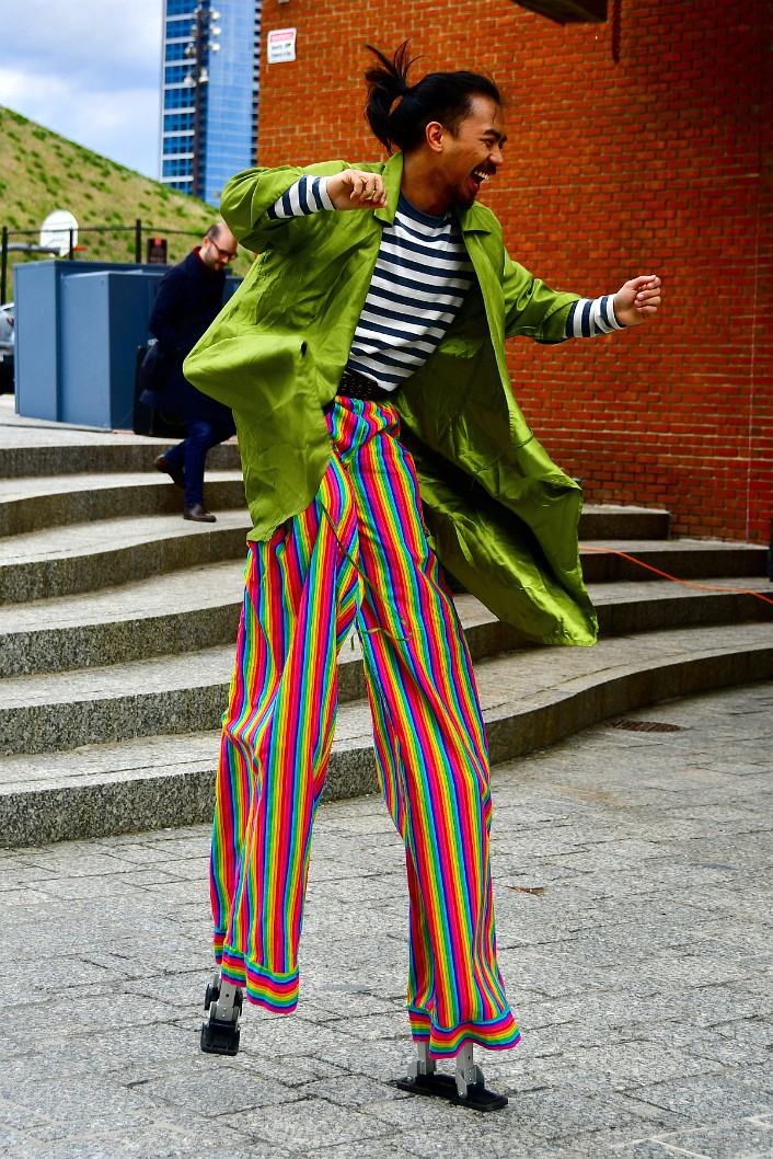 Boisterous Laugh on Stilts 1