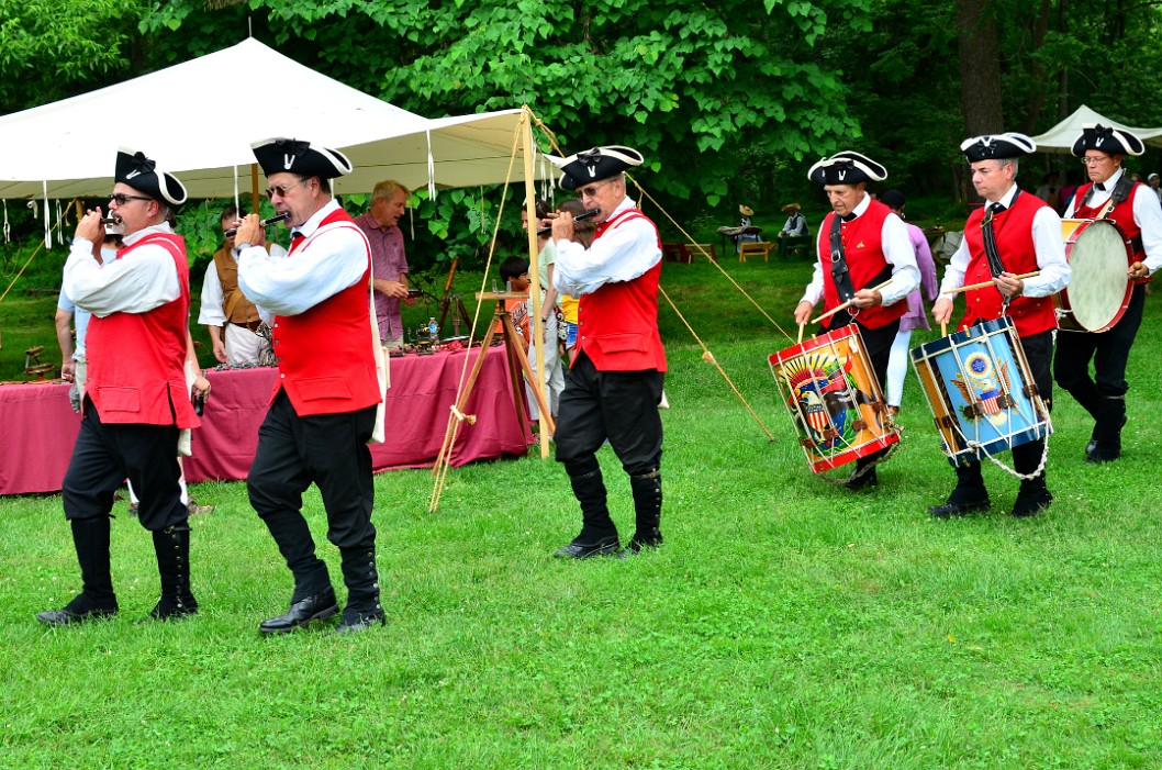 Fife and Drum on the Move Fife and Drum on the Move