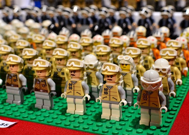 Minifigs