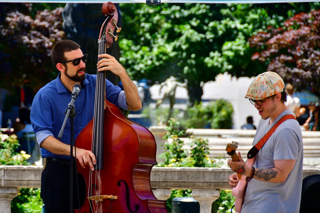 Bass and Electric Guitar