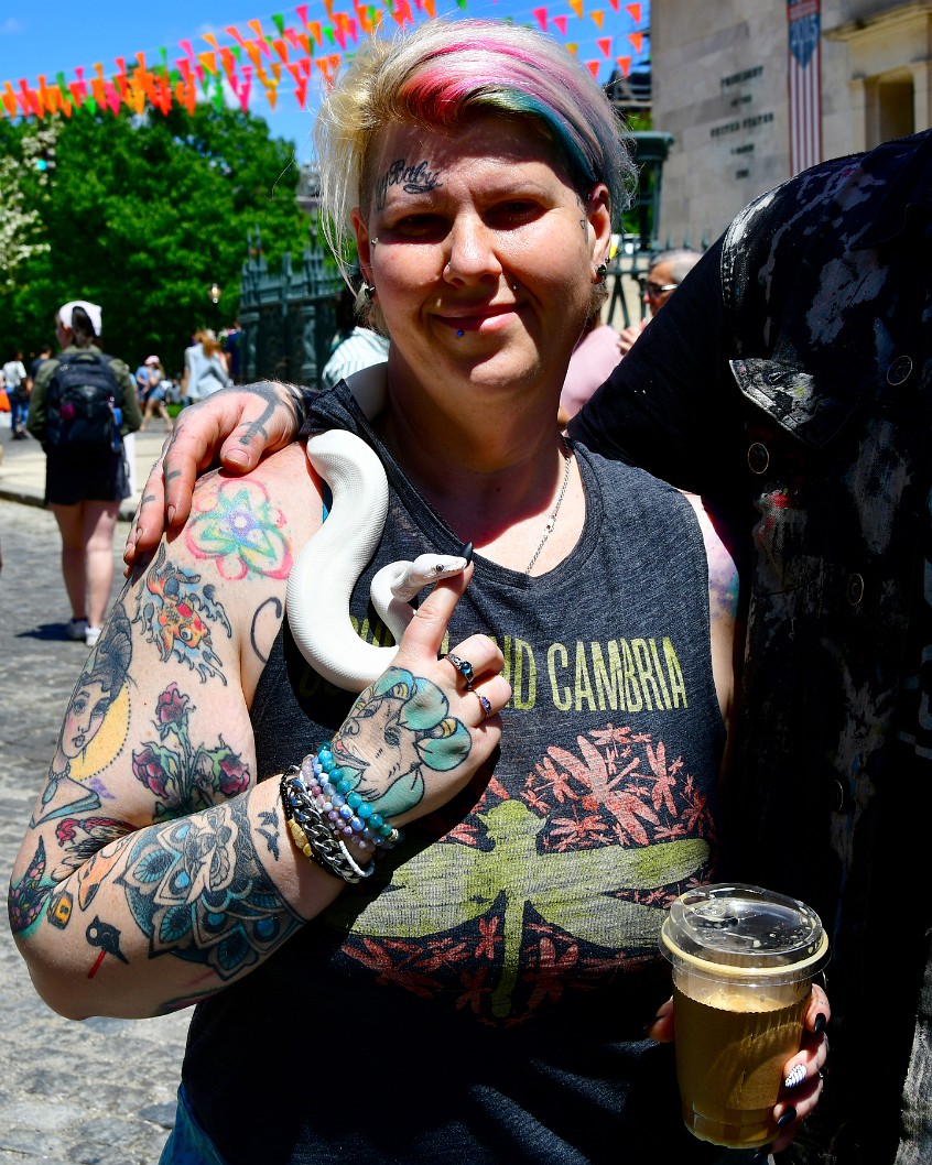 Shoulder Snake and Amazing Ink