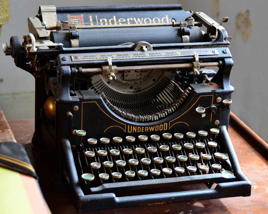 Underwood Underwood