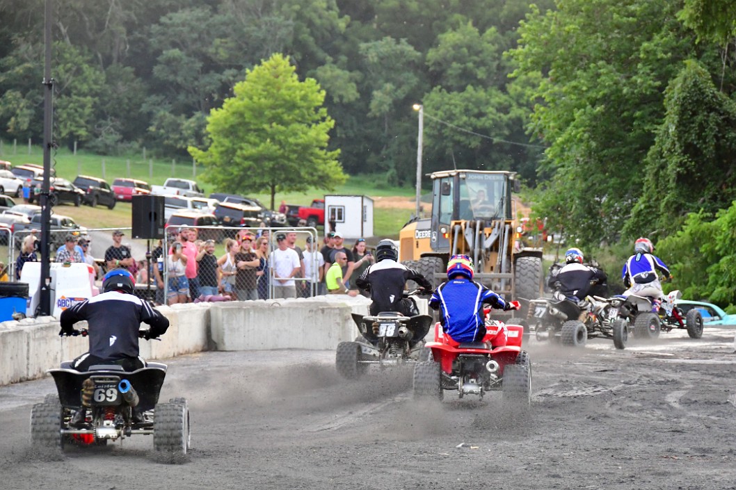 Racers Moving Out