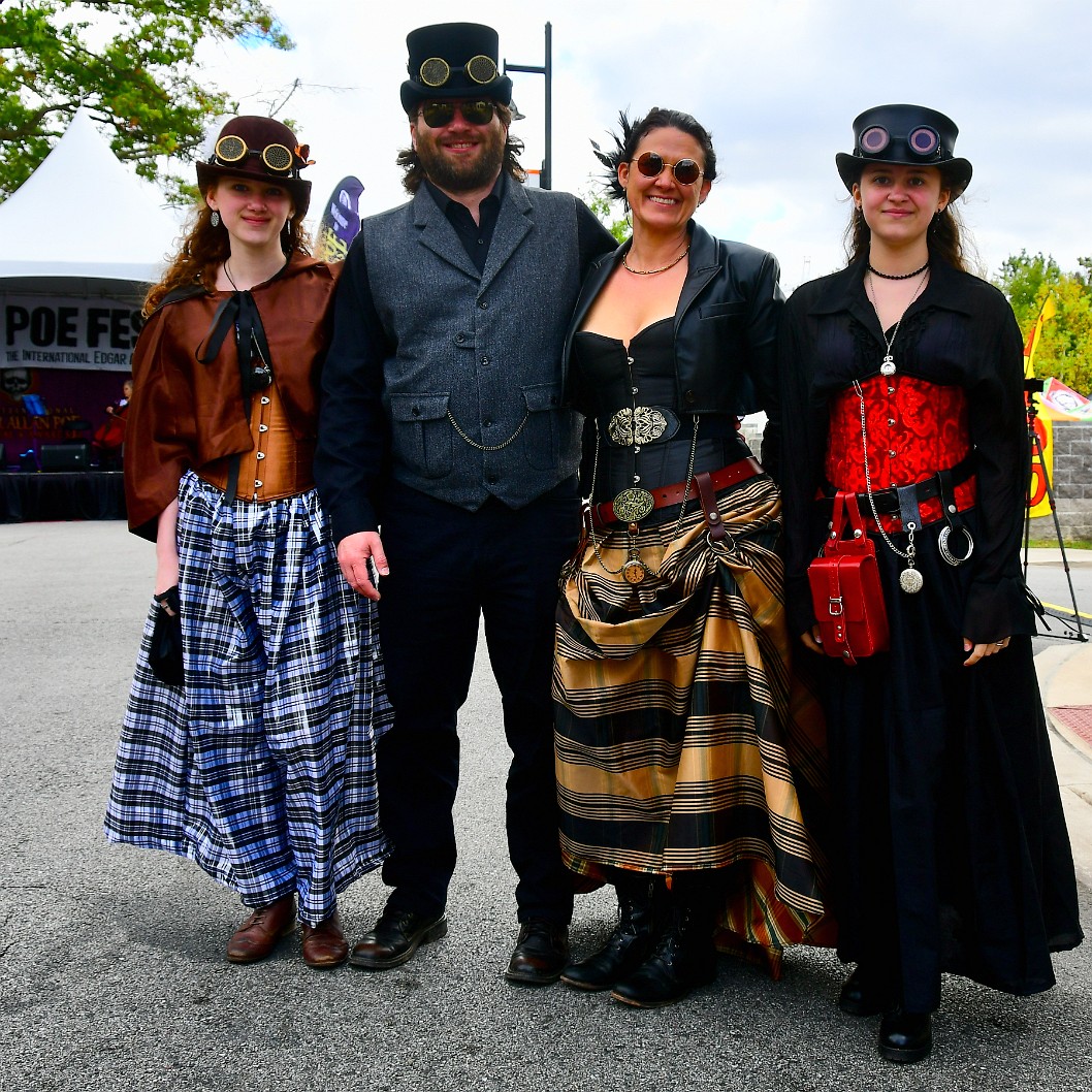 Gathering of Wonderful Steampunk Folks 1