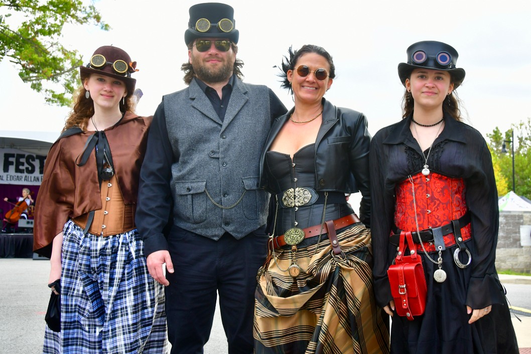 Gathering of Wonderful Steampunk Folks 2