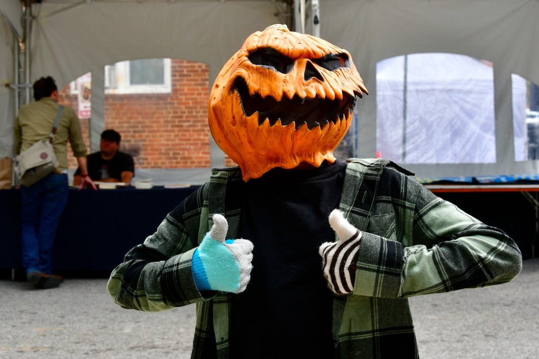 Thumbs Up Pumpkinhead