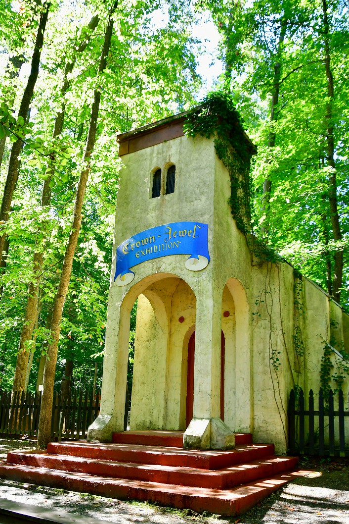 Chapel Frontage