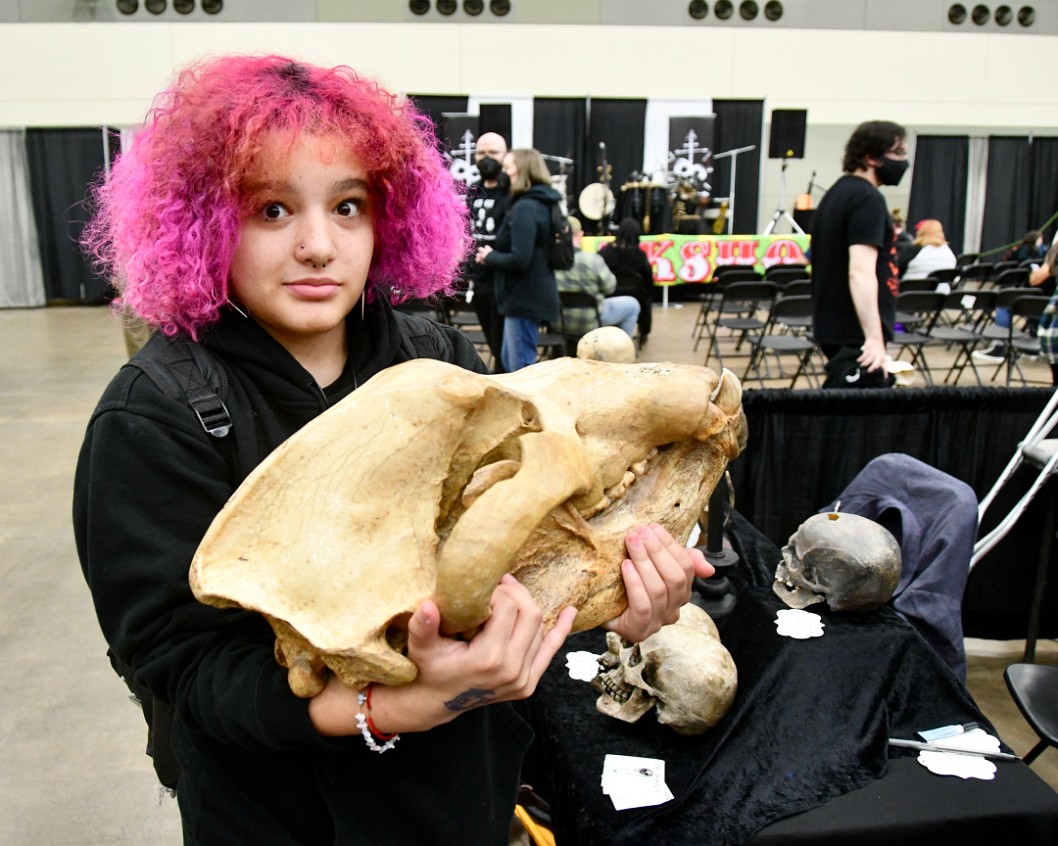 Holding the Huge Skull 1