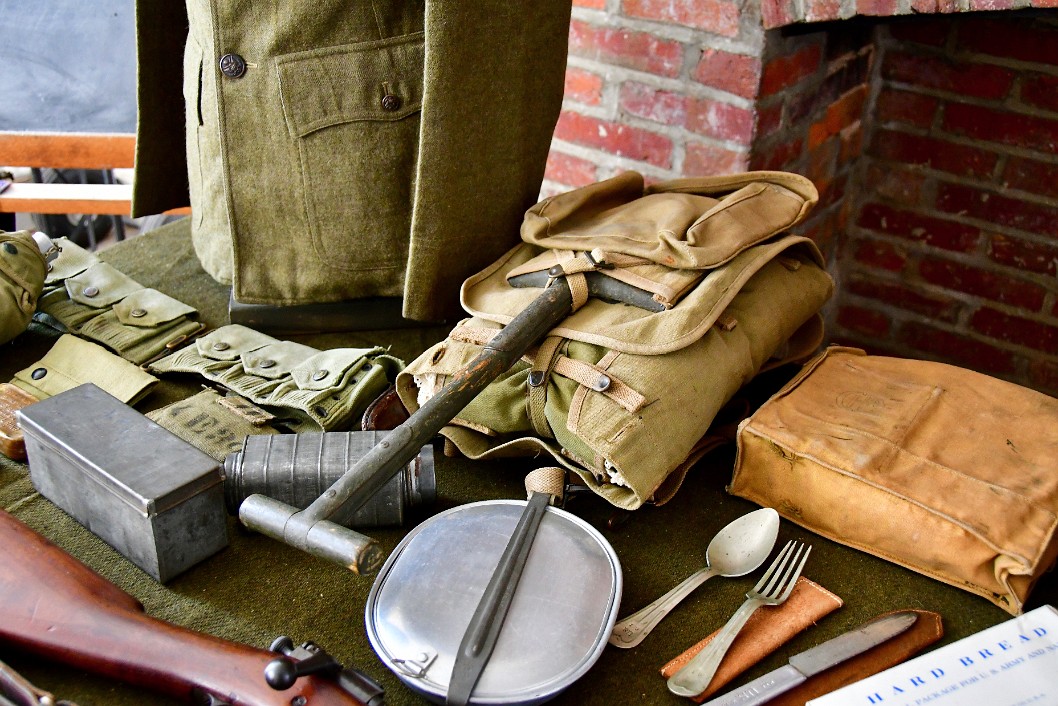 Mess Kit and Entrenching Tool
