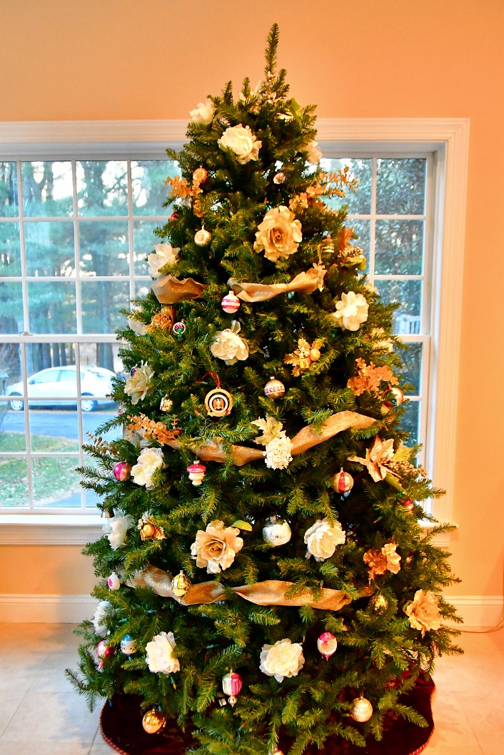 Christmas Tree Up